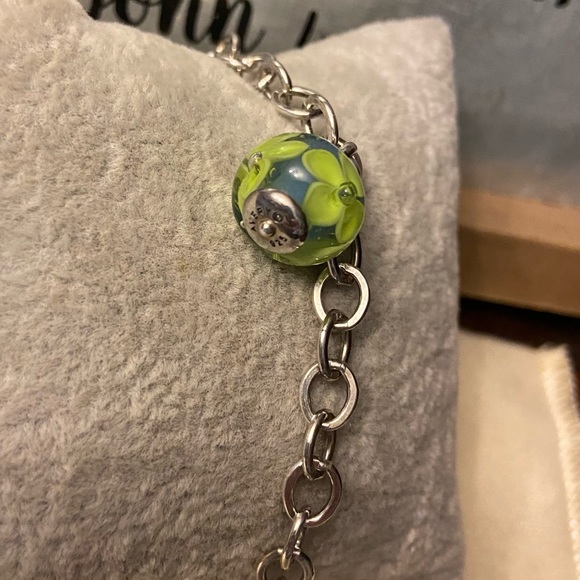 SOLDJames Avery bracelet with retired glass flower finial - Picture 6 of 8